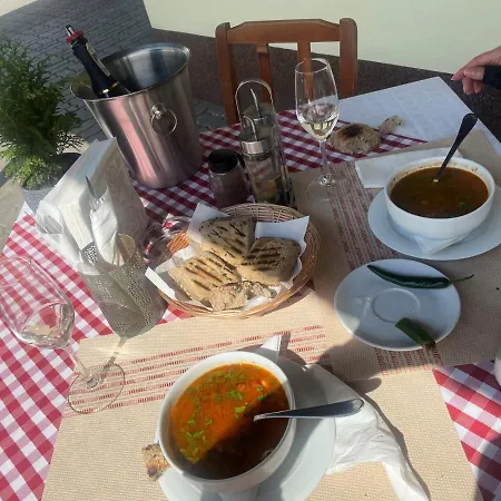 Hotel Km 80 Restaurant & Mavrodolu