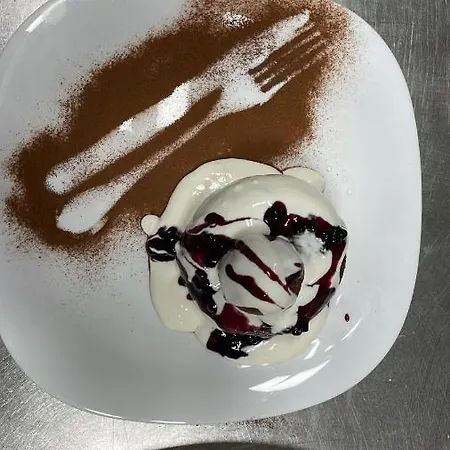 Km 80 Restaurant & *
